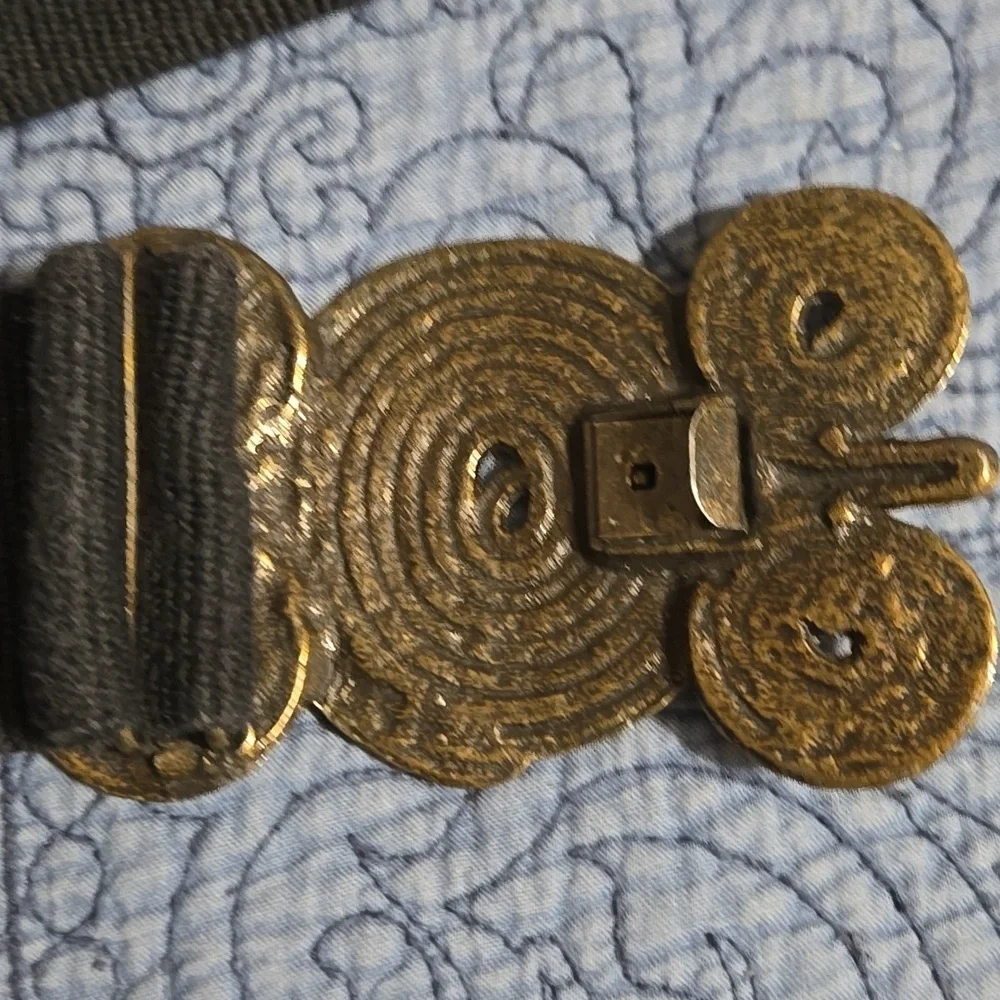 Vintage Abstract Black and Gold Women's Belt Size 26 Inches